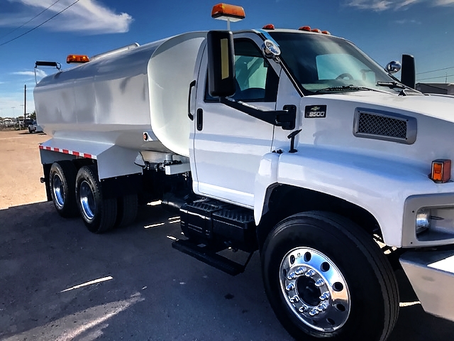 2005 Chevrolet C8500 with New Maverick 4,000 Gallon Water System