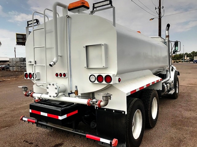 2006 Sterling LT 7500 with New Maverick 4000 Gallon Water System 