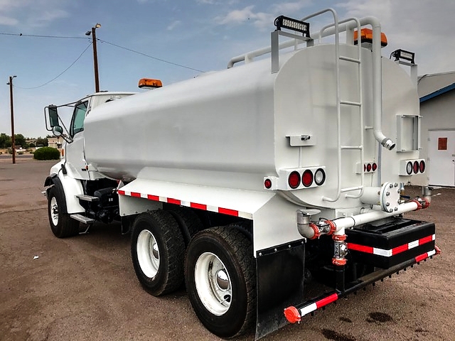 2006 Sterling LT 7500 with New Maverick 4000 Gallon Water System 